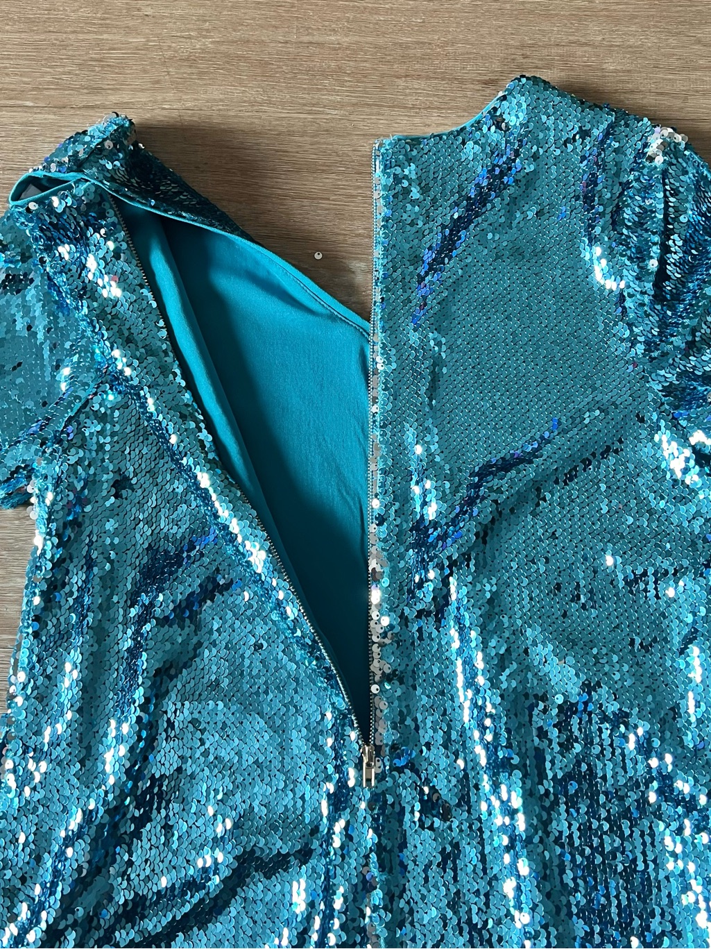 Pink Desert Women’s Teal Sequin Shift Dress Size Small — image 7 of 7